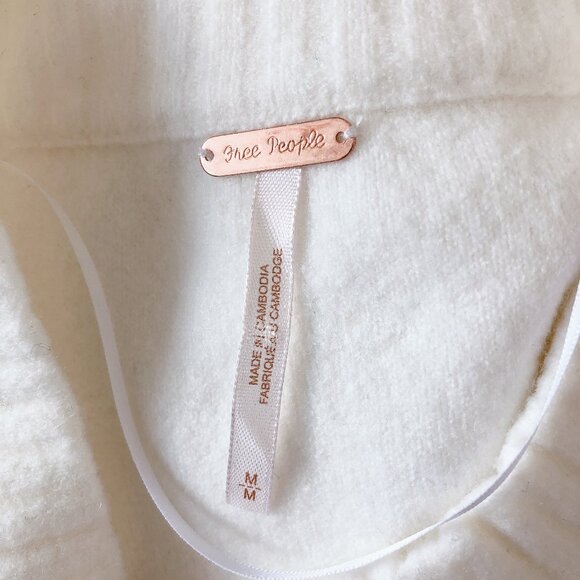 Free People  sweater Phoebe Pull Over sweater white oversized sweater medium - Picture 15 of 16